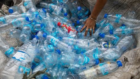 Bottiglie Di Plastica Riciclata Al Via Libera Al Decreto La