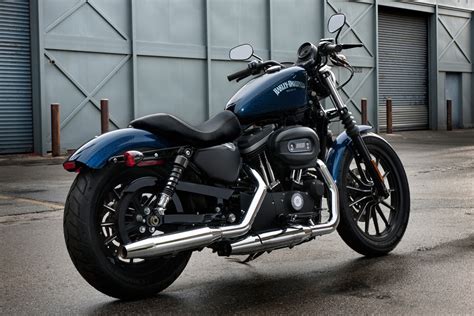 Motorcycle Maniac: 2012 Harley-Davidson Sportster Iron 883 | ChapMoto.com