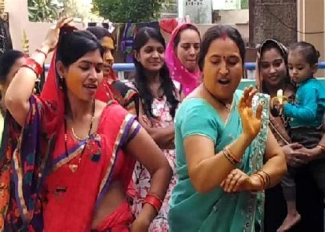 Unique Dance In Tulsi Shaligram Vedding At Ekadashi तुलसी की शादी में