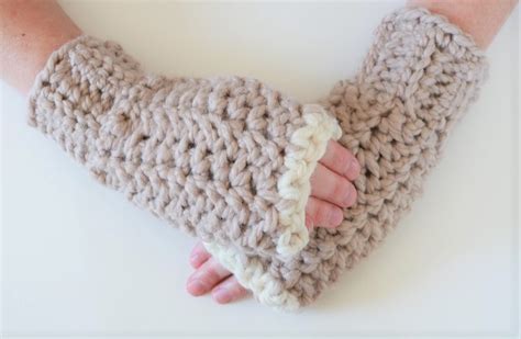 How To Crochet Chunky Fingerless Mittens A Box Of Twine