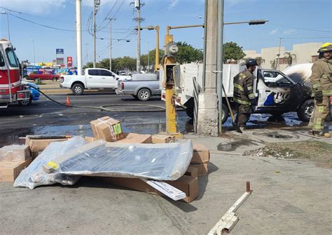 Se Incendia La Cabina De Una Camioneta De Paqueter A En Mazatl N