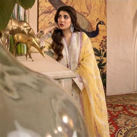 Urwa Hocane Replaces Sana Javed For Rang Rasiya Fans Say Its Neeli