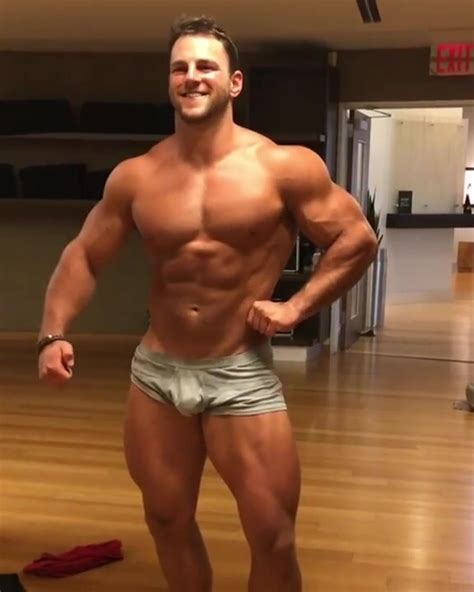 Hot Musclestud Flexes ThisVid