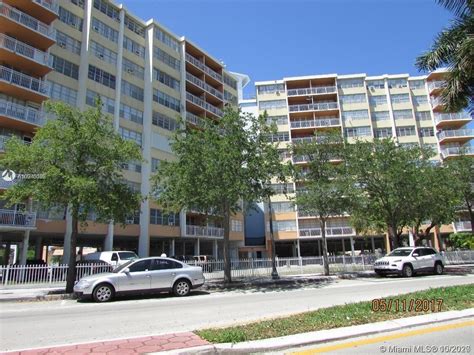 2025 NE 164th St Unit 408 North Miami Beach FL 33162 Room For Rent