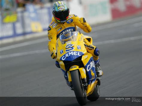 Max Biaggi takes clinical victory at dramatic Motegi encounter | MotoGP™