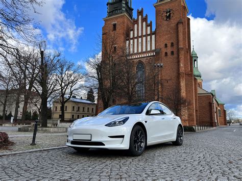 Jazda Teslą Poznań Prezentmarzeń