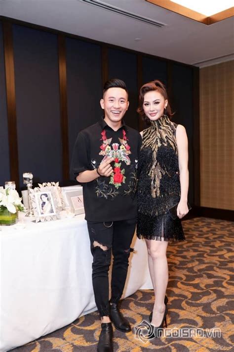 Hot girl và hot boy Việt 17 9 2017 JVevermind gây thất vọng khi để râu xồm xoàm Kelly Nguyễn