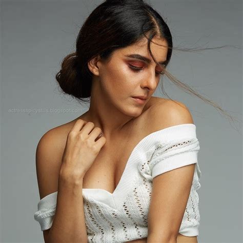 Actress Spicy Stills Actress Hot Bikini Actress Hot Stills Isha Talwar Hot Bikini Stills Goa