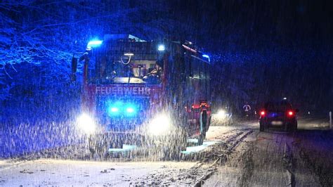 Schnee auch in München Bilder zeigen Wintereinbruch in Bayern