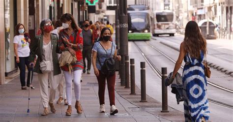 Los Contagios En Euskadi Bajan A Aunque Los Hospitalizados Siguen