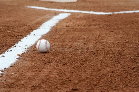 Baseball Infield Grass Dirt Bases Stock Photo - Image of equipment, green: 16710164