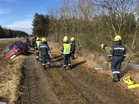 Fahrzeugbergung in der Wild bei Göpfritz Wild Zwettl