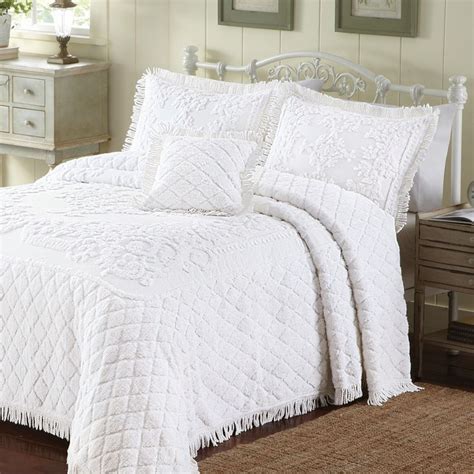 King Size White Cotton Chenille Bedspread In Retro Vintage Style With Fringe Edge Bed Spreads