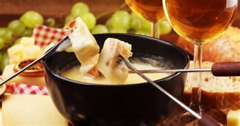 Receitas De Fondue De Queijo Irresist Veis Para Te Aquecer No Inverno