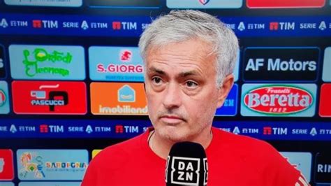 Mourinho Ha Parlato Con Dybala Dopo L Infortunio Con Otto Parole Mette