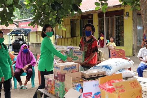 Persit Kck Cabang Xxxi Dim Tobelo Gelar Jumat Berkah Di Kampung