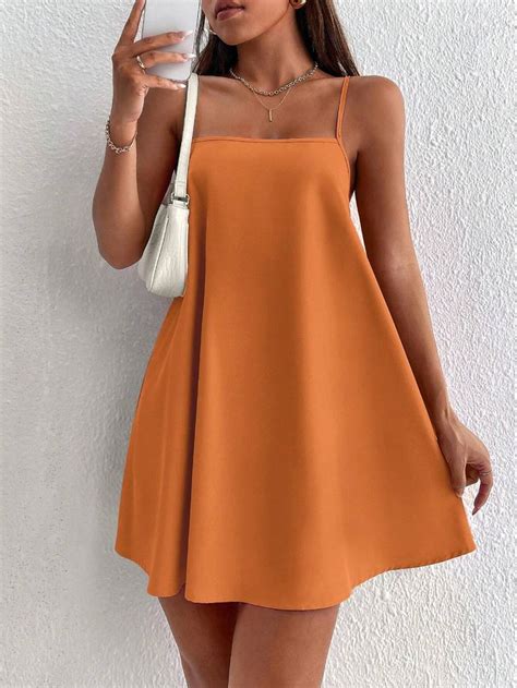 SHEIN PETITE Vestido cami sólido sem encosto SHEIN Brasil Satin