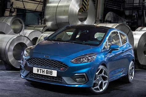 2018 Ford Fiesta ST Exterior Blue Metallic Gallery (Photo 1 of 51)