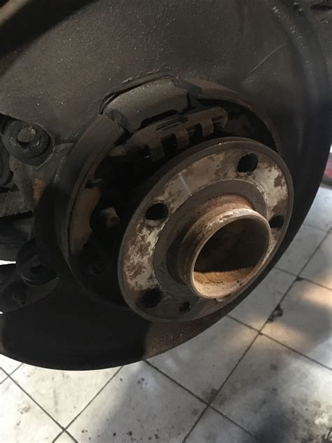 Задние колодки + колодки ручника — Volvo S80 (2G), 2,5 л, 2007 года ...