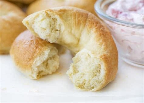 Plain Bagel {VIDEO How-To} - i am baker