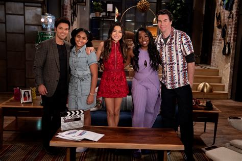 NickALive!: Paramount+ Shares New Photos From The Set of 'iCarly' Season 3
