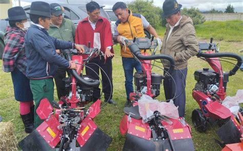 M S De Productores De Tungurahua Se Benefician Con Motocultores