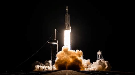 Updates Spacex Launches Falcon Heavy Rocket From Floridas Ksc