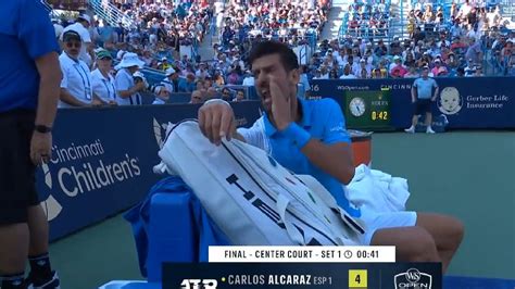 Djokovic Pierde Los Nervios En Pleno Partido Con Su Equipo As