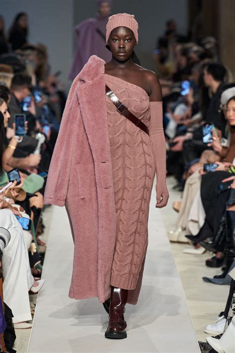 Max Mara Fall 2023 Ready To Wear Collection Artofit