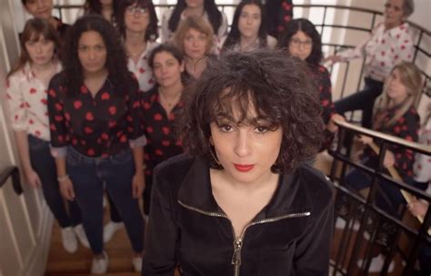 Journée Des Droits Des Femmes Barbara Pravi Adapte Un Titre Dorelsan