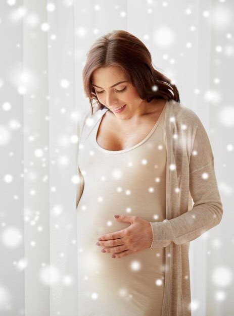 Premium Photo Pregnancy Motherhood People Winter And Expectation