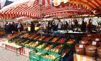 Wochenmarkt auf dem Hauptmarkt Mannheim Der Wochenmärkte in der