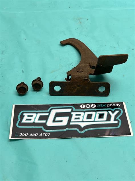 1978 1988 Regal Cutlass Monte Front Hood Latch Gbody Elco Malibu OEM