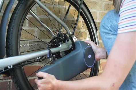 Skarpers Clip On Motor Can Transform Any Bike Into An E Bike