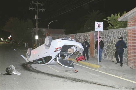 Choca En Lote De Autos Y ‘maromea En El Pape