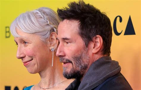 Keanu Reeves Kisses Girlfriend Alexandra Grant With His Eyes Open