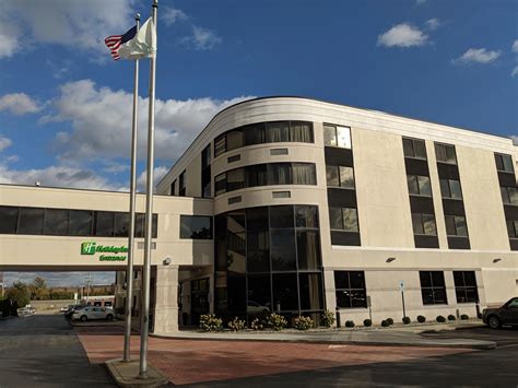 Hotels in Champaign, IL Near the University of Illinois | Holiday Inn ...