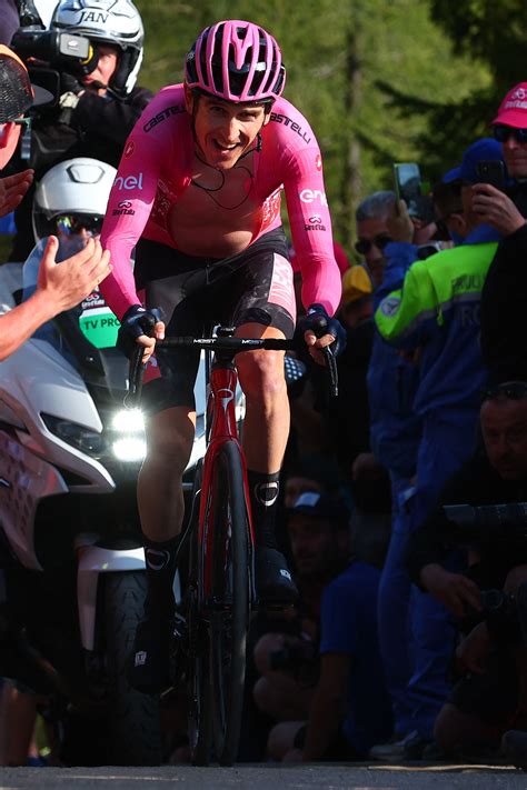 Geraint Thomas Suffers Giro D Italia Heartbreak As He Loses Out To