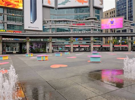 Yonge Dundas Square And O Planning Design Collaborate To Express The