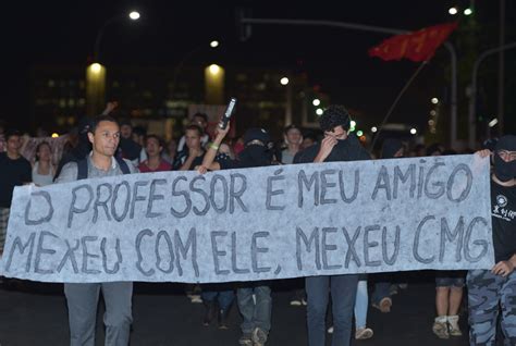 Veja Fotos De Onda De Protestos Pelo Pa S Bol Fotos Bol Fotos