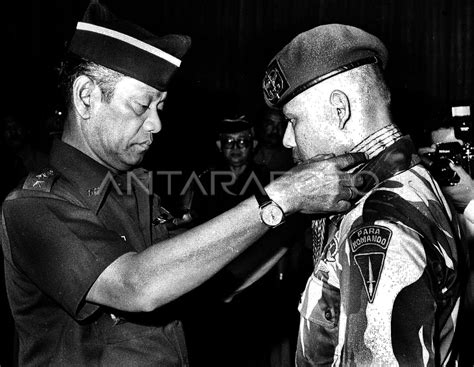 Anugerah Bintang Sakti Dan Kenaikan Pangkat Luar Biasa Antara Foto