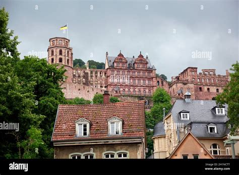 Blick Aus Der Historischen Altstadt Auf Das Heidelberger Schloss