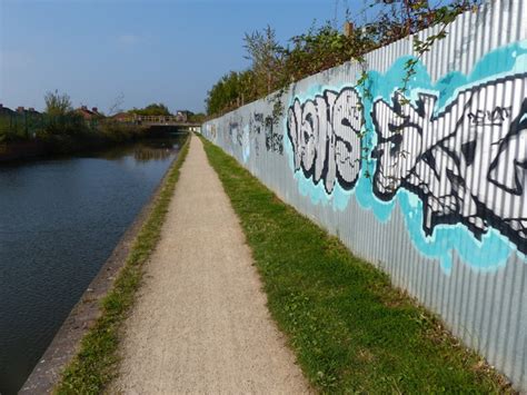 Graffiti Along The Coventry Canal © Mat Fascione Geograph Britain And Ireland