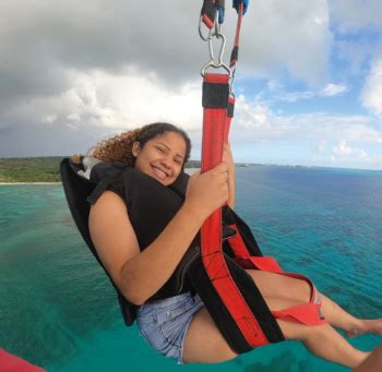 Vuelta A La Isla En Chiva Carmelita Tours