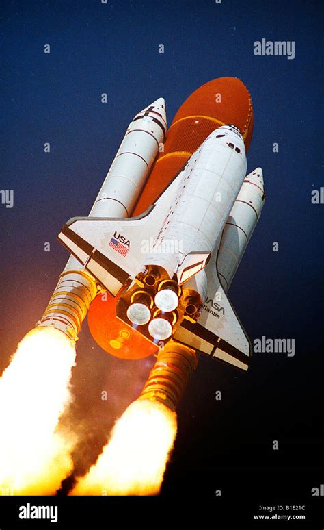 Space Shuttle Atlantis Hi Res Stock Photography And Images Alamy