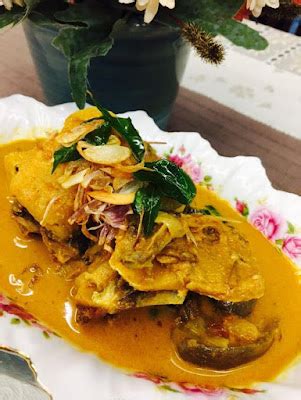 Cik Wan Kitchen Gulai Tumis Darat Ikan Talang Masin