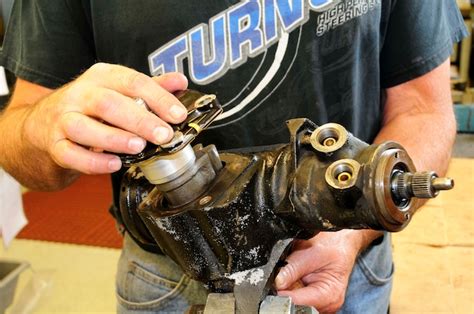 Turn One Steering Rebuilds A Saginaw 700 Series Power Steering Box Hot Rod Network