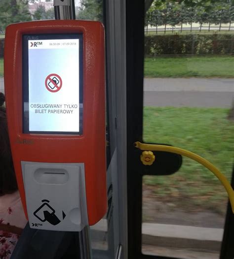 Żaden kasownik w autobusie nie działa Czy kontroler może wystawić mandat