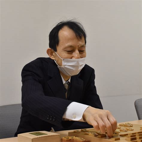 朝日新聞将棋取材班 On Twitter 村）b級2組順位戦、畠山鎮八段が中田宏樹八段に142手で勝ちました。終盤、大駒が激しく飛び交う応酬が繰り広げられましたが、畠山八段の対応が的確でし