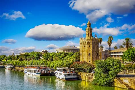 Sevilla Tour Guiado Del Alc Zar Con Acceso Prioritario Getyourguide